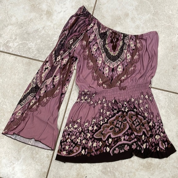 VENUS Tops - Venus One Shoulder Bell Sleeve Printed Boho Top M